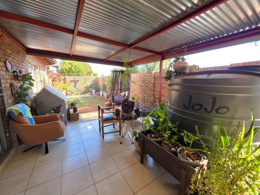 2 Bedroom Property for Sale in Verwoerdpark Northern Cape